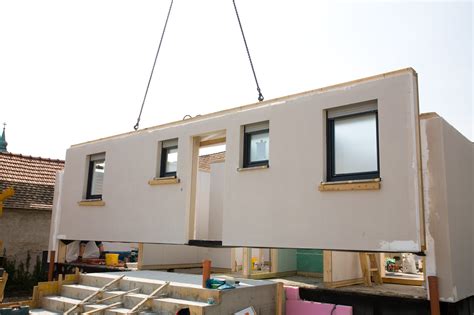 what is a prefab building